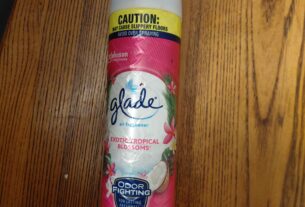 A Soft Tropical Escape in a Can – Glade Exotic Tropical Blossoms Review