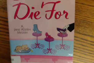 Shoes to Die For by Laura Levine (Author)