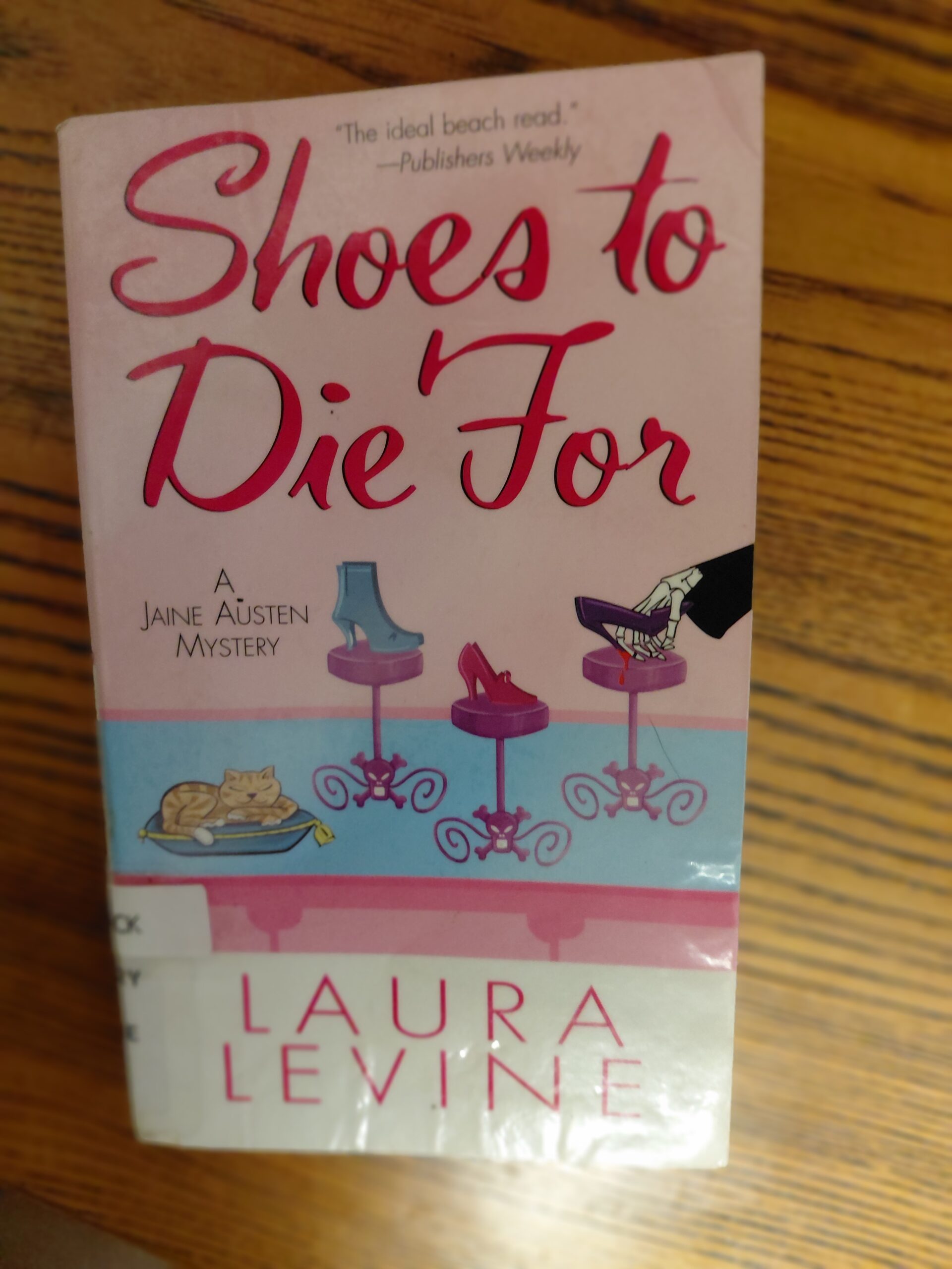 Shoes to Die For by Laura Levine (Author)