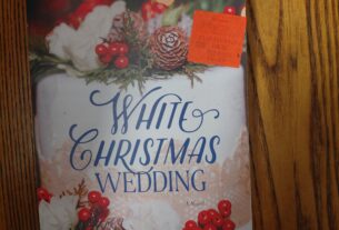White Christmas Wedding: A Novel